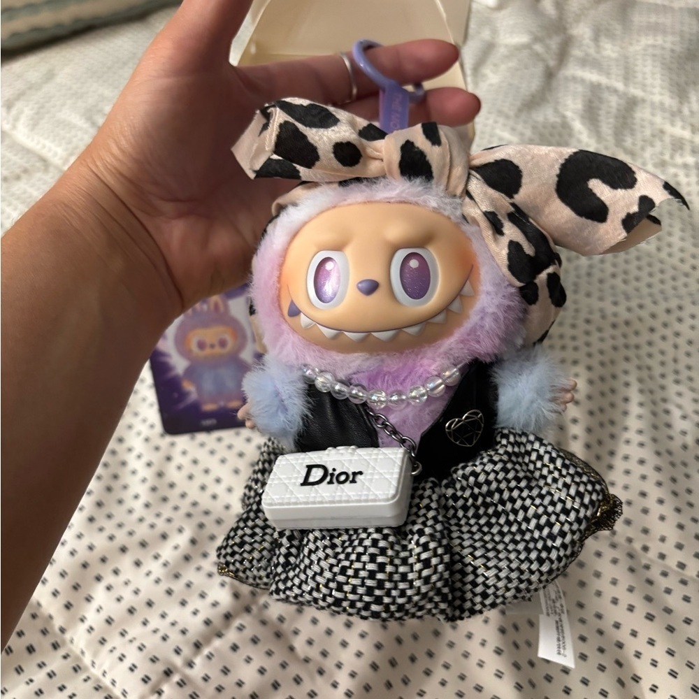 : : POP MART BIG INTO ENERGY CUSTOM LABUBU : : - Picture 3 of 16
